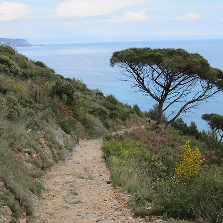 Maison Olga - Incantevole Nuovo Trilocale Vista Mare Con Parcheggio ボルゲット・サント・スピーリト エクステリア 写真