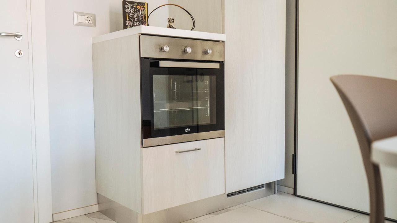 Maison Olga - Incantevole Nuovo Trilocale Vista Mare Con Parcheggio ボルゲット・サント・スピーリト エクステリア 写真