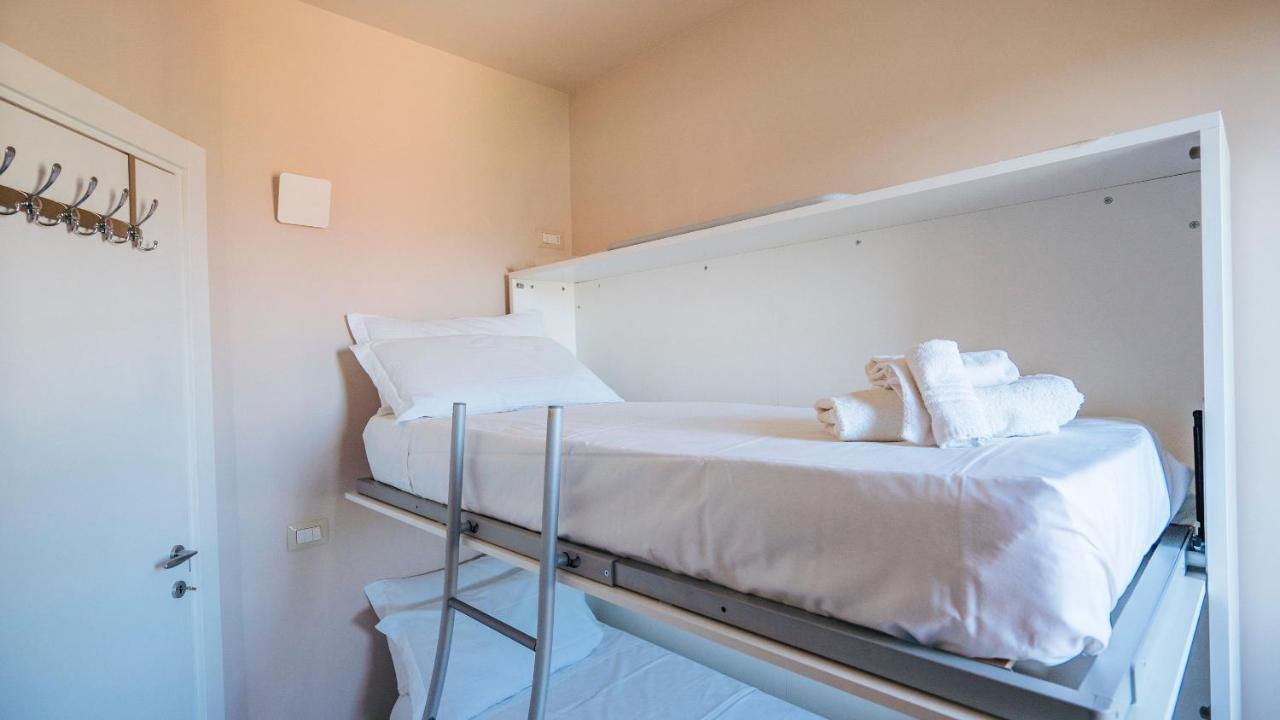 Maison Olga - Incantevole Nuovo Trilocale Vista Mare Con Parcheggio ボルゲット・サント・スピーリト エクステリア 写真