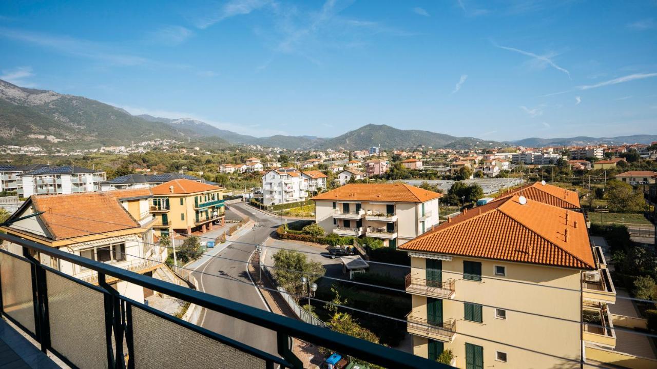 Maison Olga - Incantevole Nuovo Trilocale Vista Mare Con Parcheggio ボルゲット・サント・スピーリト エクステリア 写真