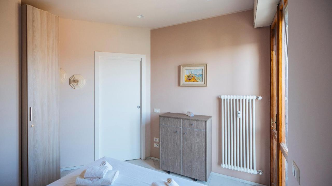 Maison Olga - Incantevole Nuovo Trilocale Vista Mare Con Parcheggio ボルゲット・サント・スピーリト エクステリア 写真