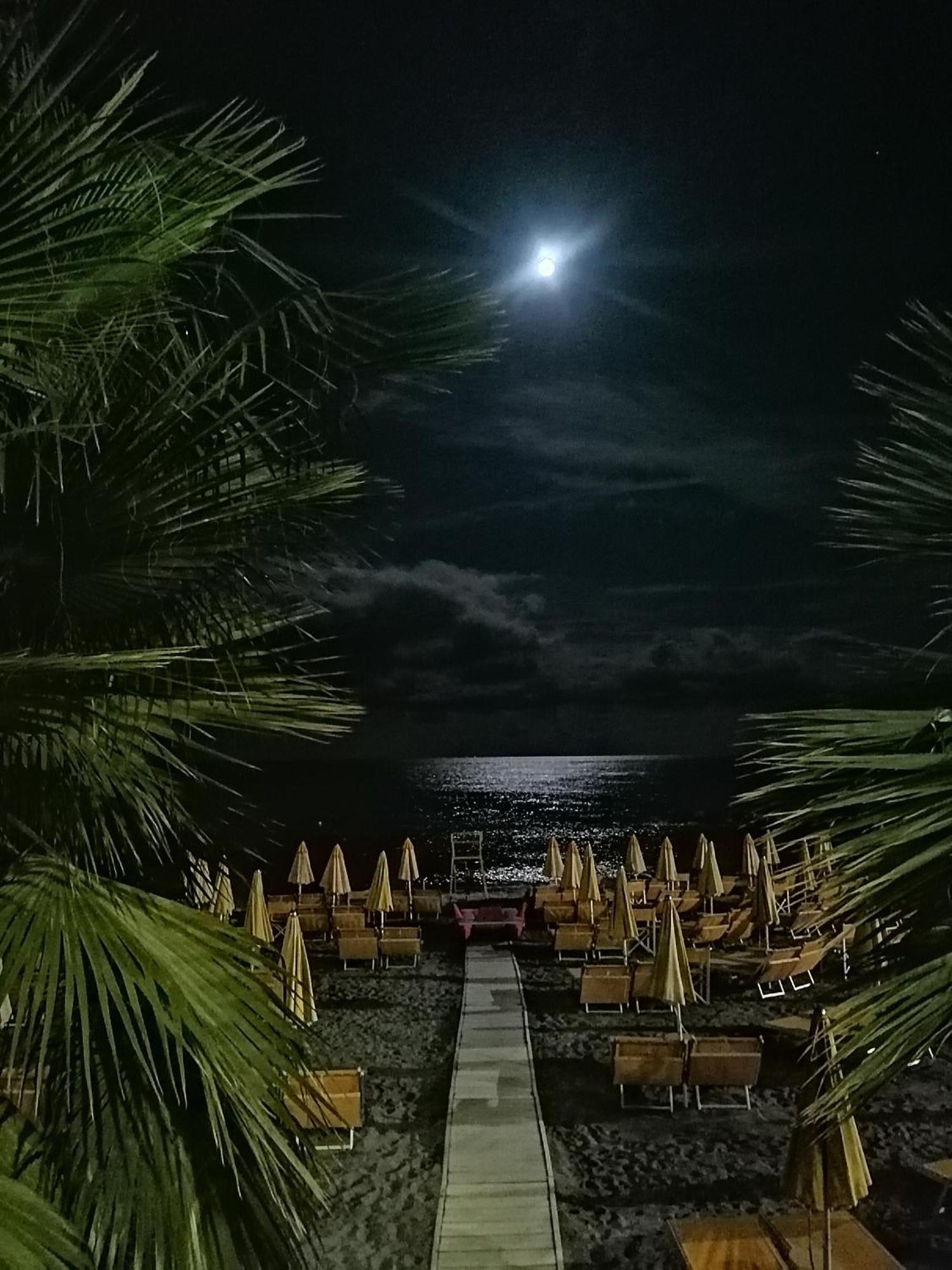 Maison Olga - Incantevole Nuovo Trilocale Vista Mare Con Parcheggio ボルゲット・サント・スピーリト エクステリア 写真